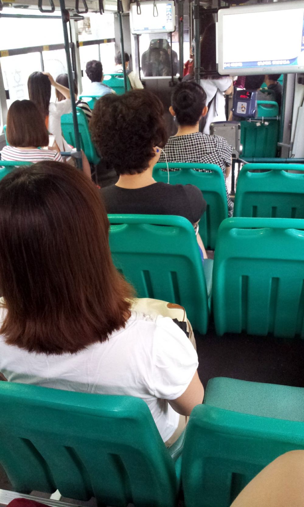 좌석버스 탈때 개빡치는 장면