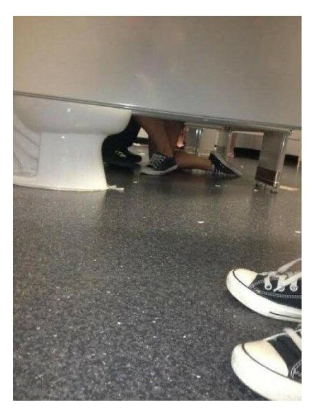 화장실에서 기사작위 수여식중