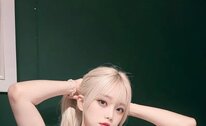 흰트레이닝복 입은 Ai녀 - 스포츠토토맨